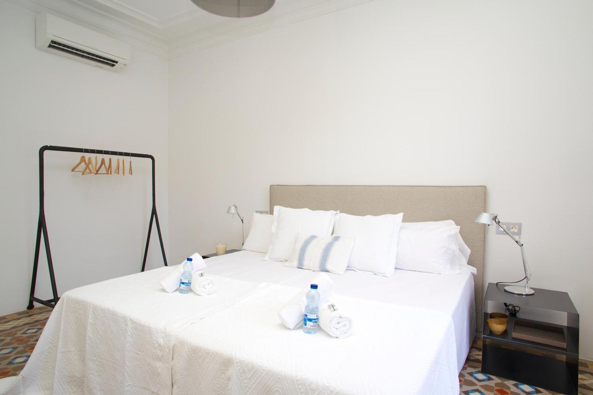 The Claris Suites I Барселона Екстериор снимка