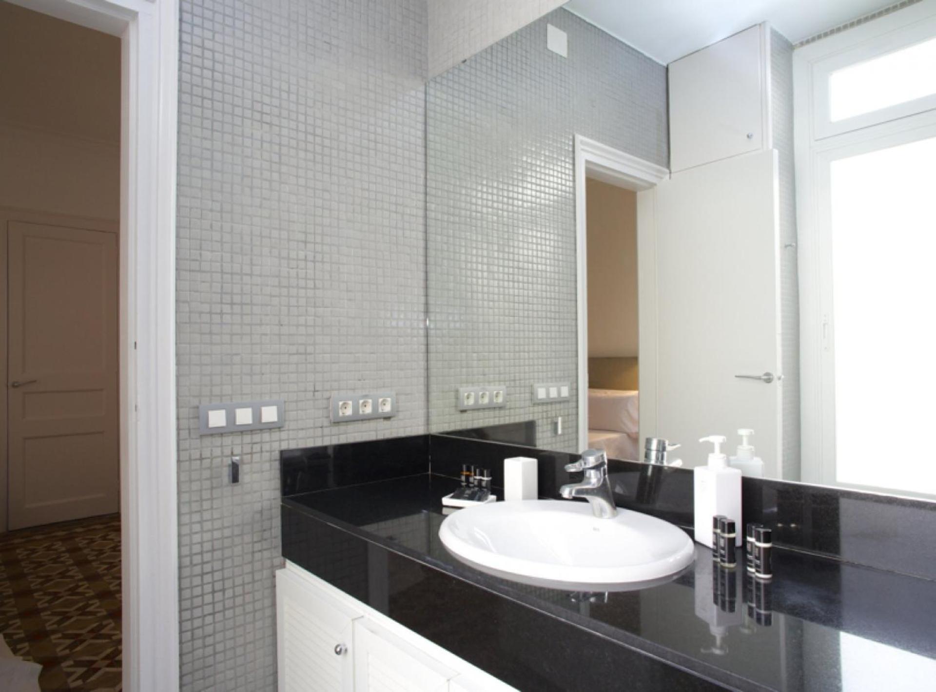 The Claris Suites I Барселона Екстериор снимка