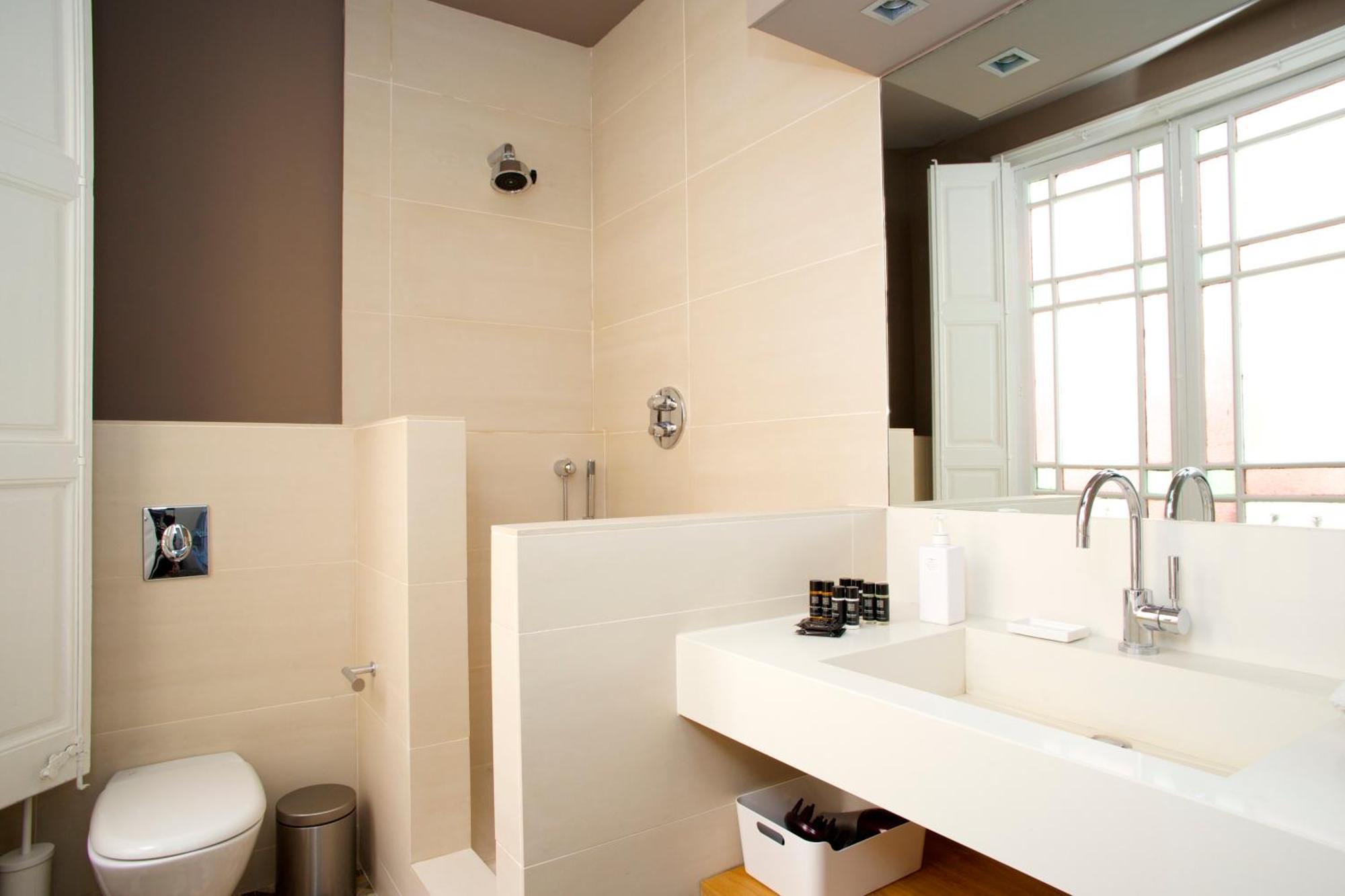 The Claris Suites I Барселона Екстериор снимка